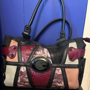 Guess Multicolor Patchwork Shoulder Bag in Pink, Burgundy, Black and Cream